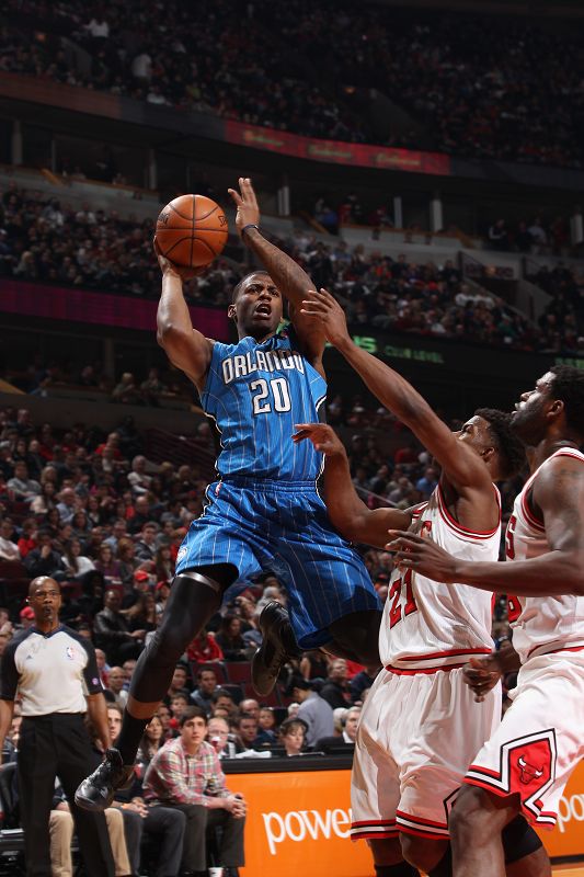 现出阿诺德 现出阿诺德